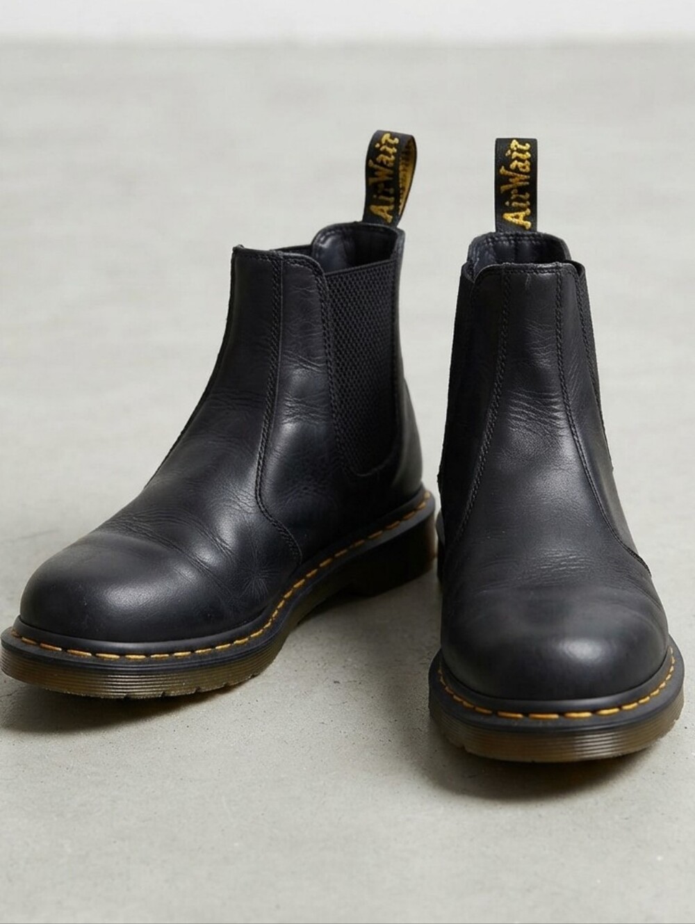 ​Dr. Martens 2976 Black Leather Chelsea Boots Unisex US Men 7 / US Women 8